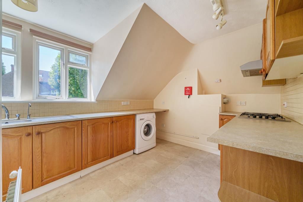 2 bed flat for sale in High Wycombe, Buckinghamshire HP13, £190,000