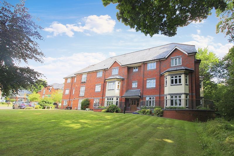 2 bed flat for sale in Loriners Grove, Walsall WS1, £149,950