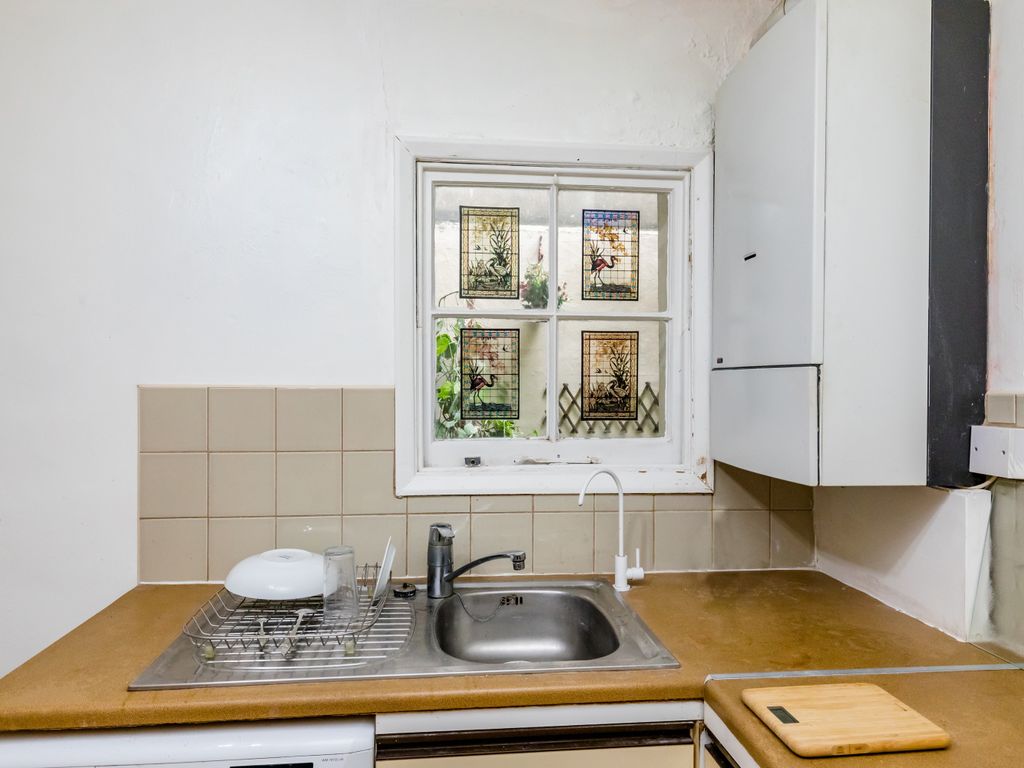 1 bed flat for sale in Devonshire Place, Brighton BN2, £275,000