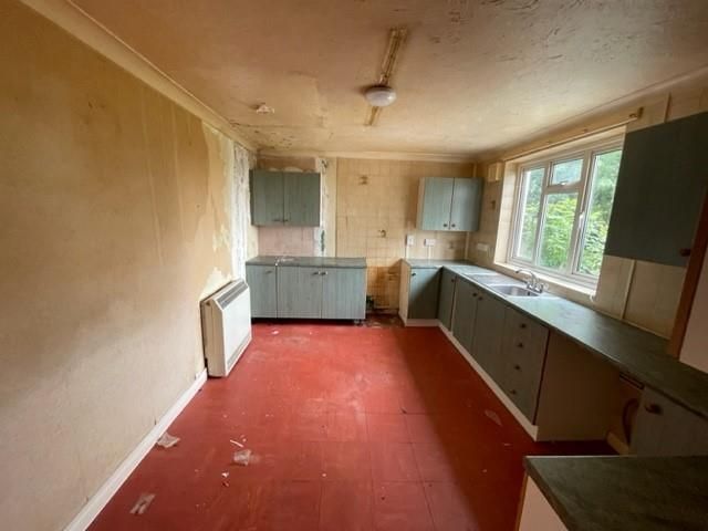3 bed property for sale in Short Street, Ludgershall, Andover SP11, £170,000