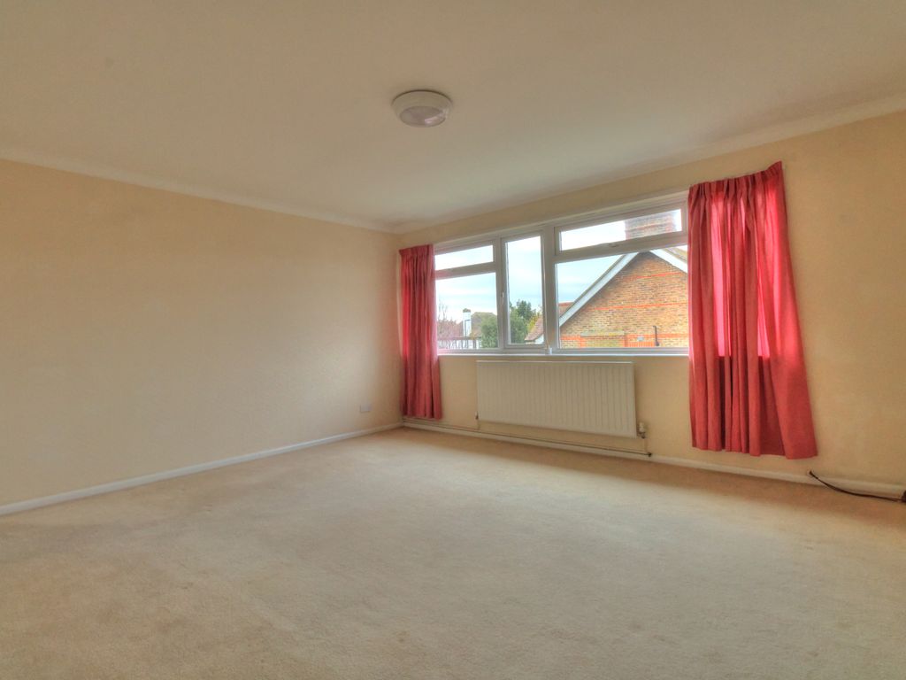 2 bed flat for sale in Carlingford Court, Bognor Regis PO21, £200,000