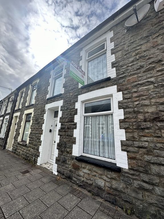 3 bed property for sale in Howard Street, Treorchy, Rhondda Cynon Taff. CF42, £99,995