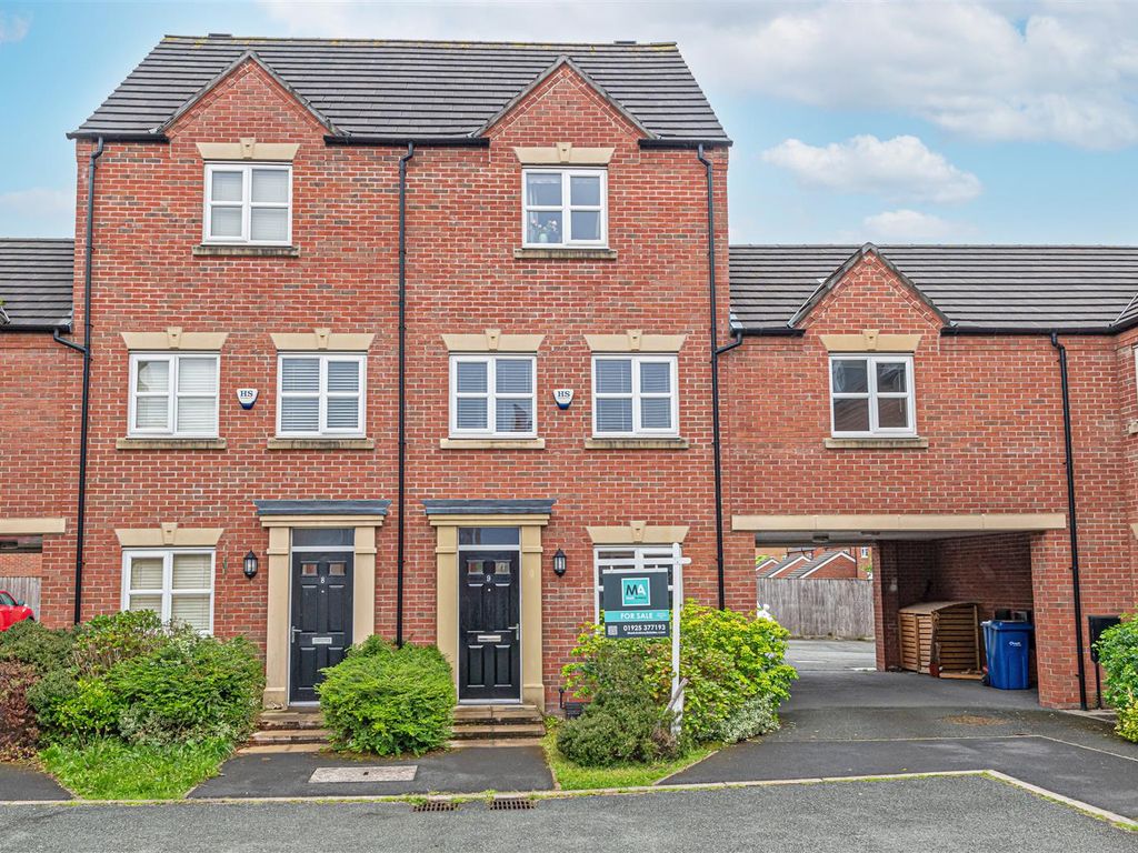 3 bed town house for sale in Moniven Close, Edgewater Park, Warrington, Cheshire WA4, £225,000