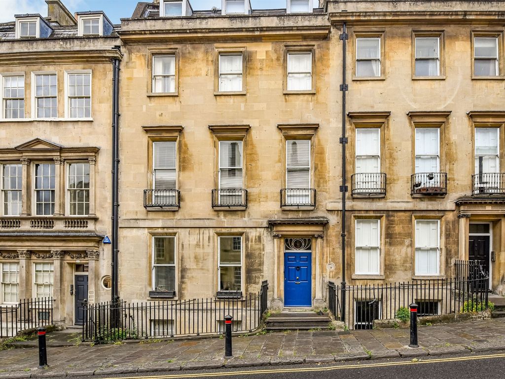 1 bed flat for sale in Gay Street, Bath BA1, £325,000