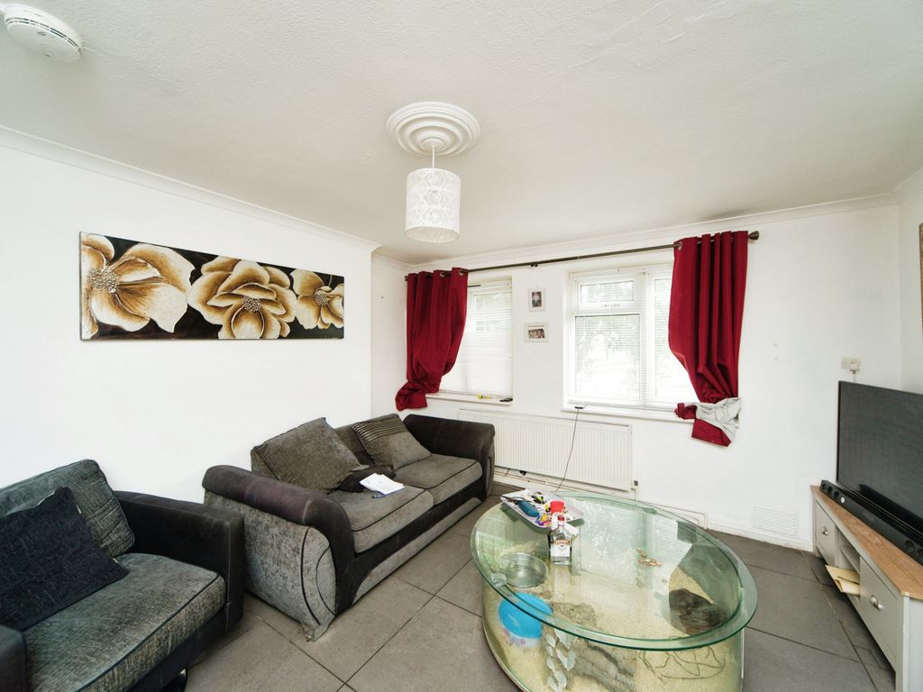 1 bed flat for sale in Worcester Court, Etchingham Road, Eastbourne BN23, £119,950