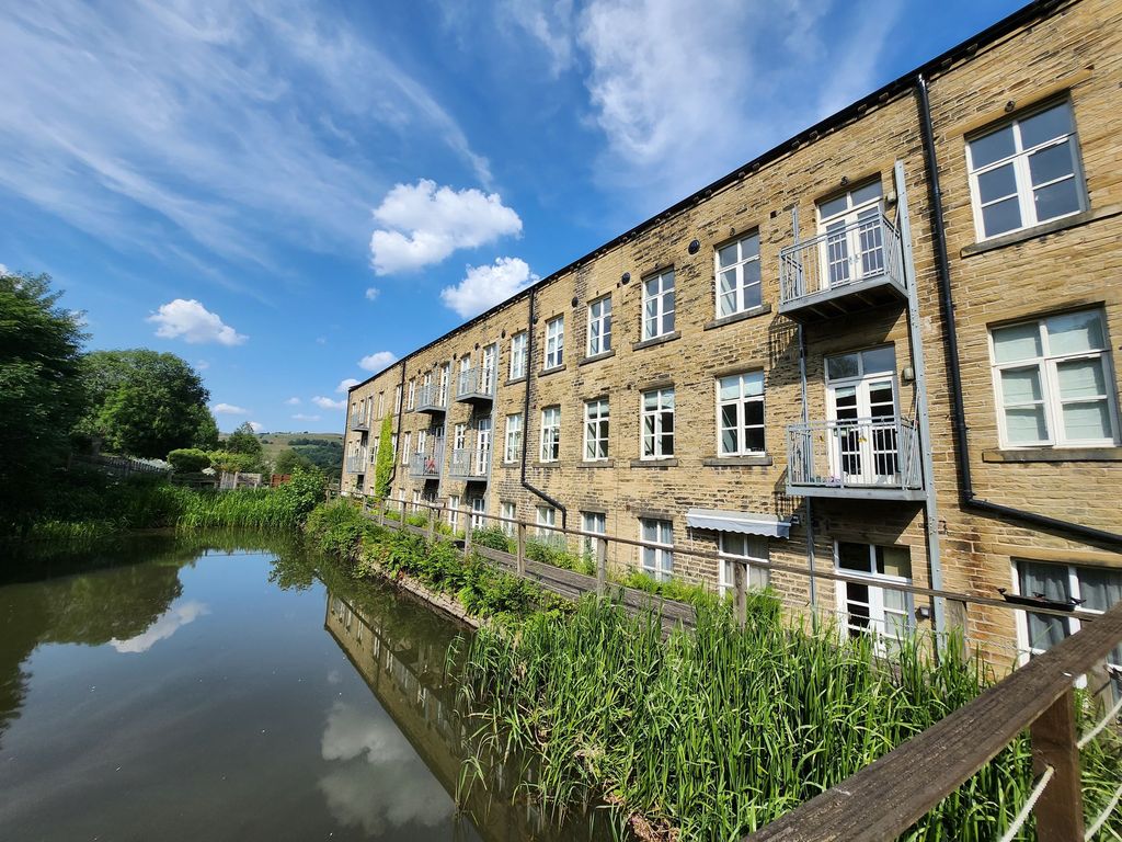 1 bed flat for sale in Dean House Lane, Luddenden HX2, £110,000