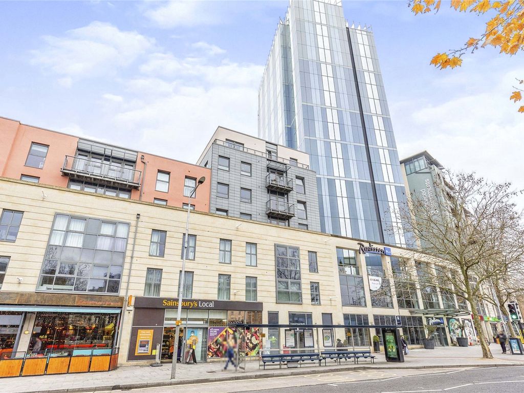 1 bed flat for sale in Central Quay North, Broad Quay, Bristol BS1, £240,000