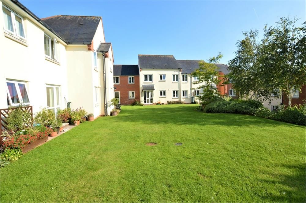 1 bed flat for sale in Mowbray Court, Heavitree, Exeter EX2, £127,500