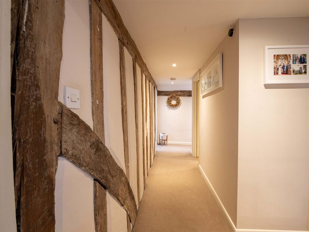 2 bed flat for sale in Geoffrey Buckingham Close, Hingham, Norwich NR9, £225,000