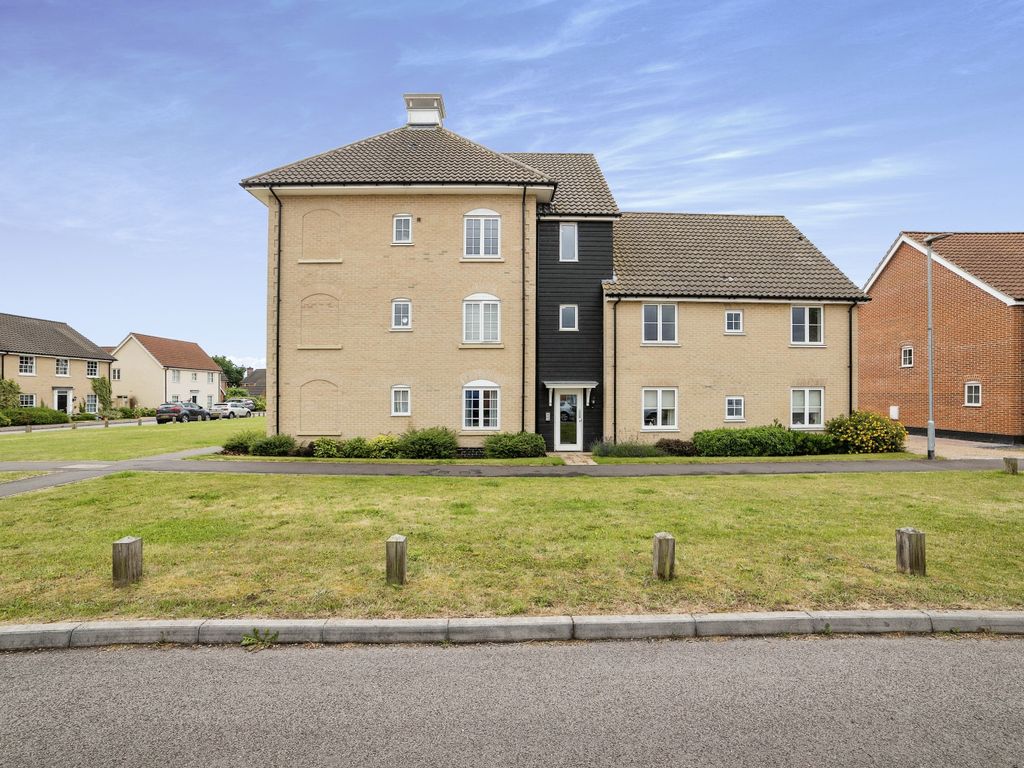 2 bed flat for sale in Bowes Close, Watton, Thetford, Norfolk IP25, £145,000