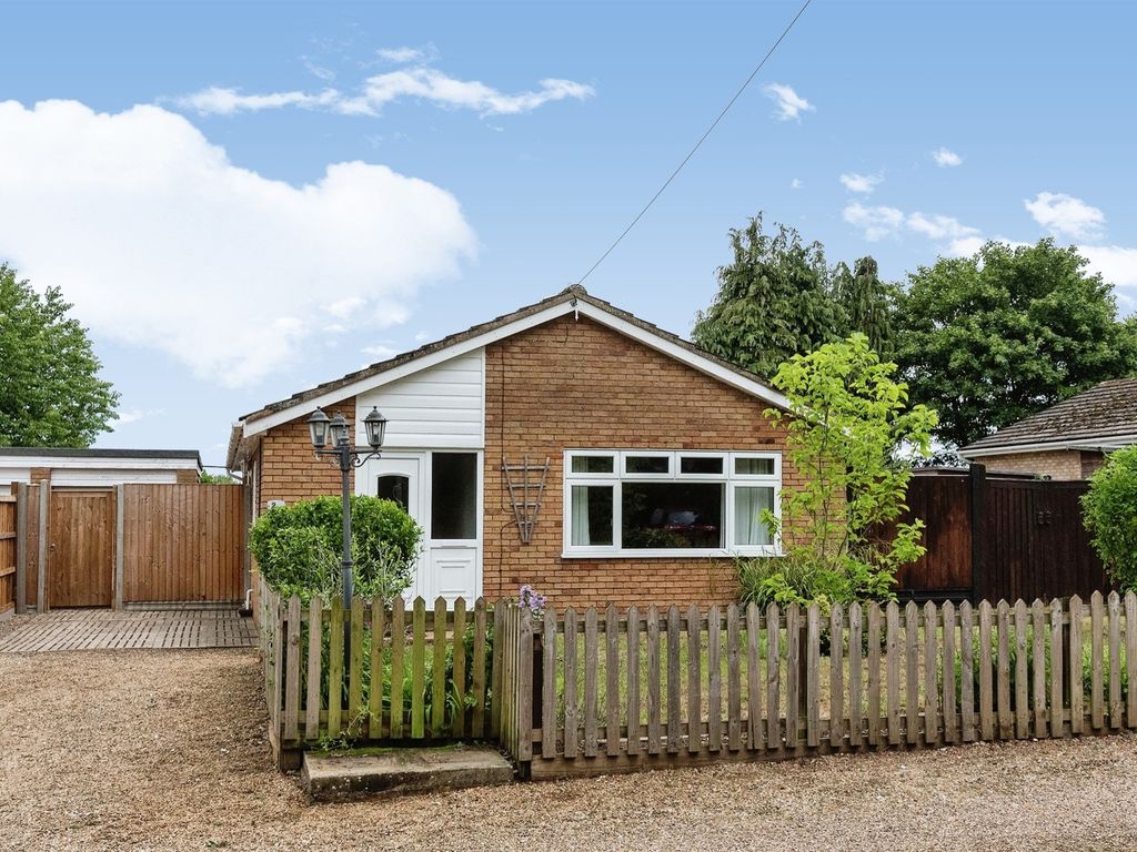 3 bed detached bungalow for sale in Cranwich Road, Mundford, Thetford IP26, £290,000
