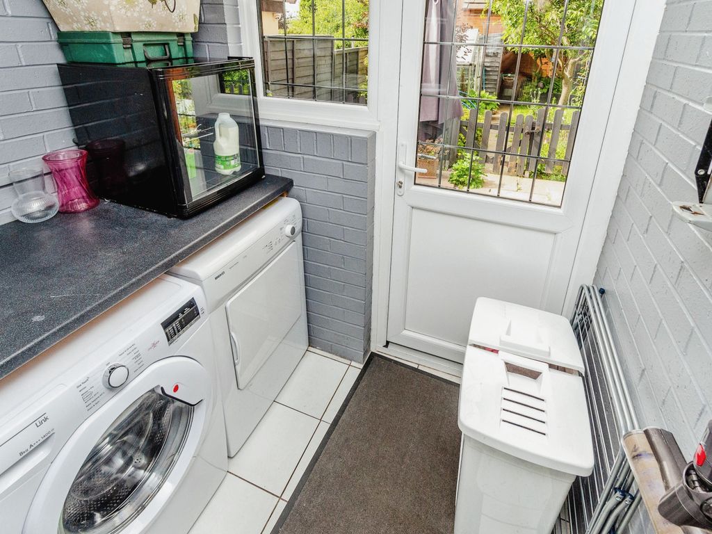 3 bed detached house for sale in Castle Road, Walsall Wood WS9, £310,000