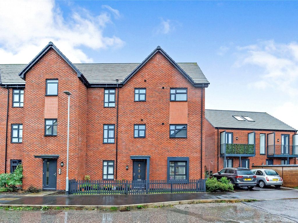 2 bed flat for sale in Arnfield Road, Audenshaw, Manchester, Greater Manchester M34, £150,000