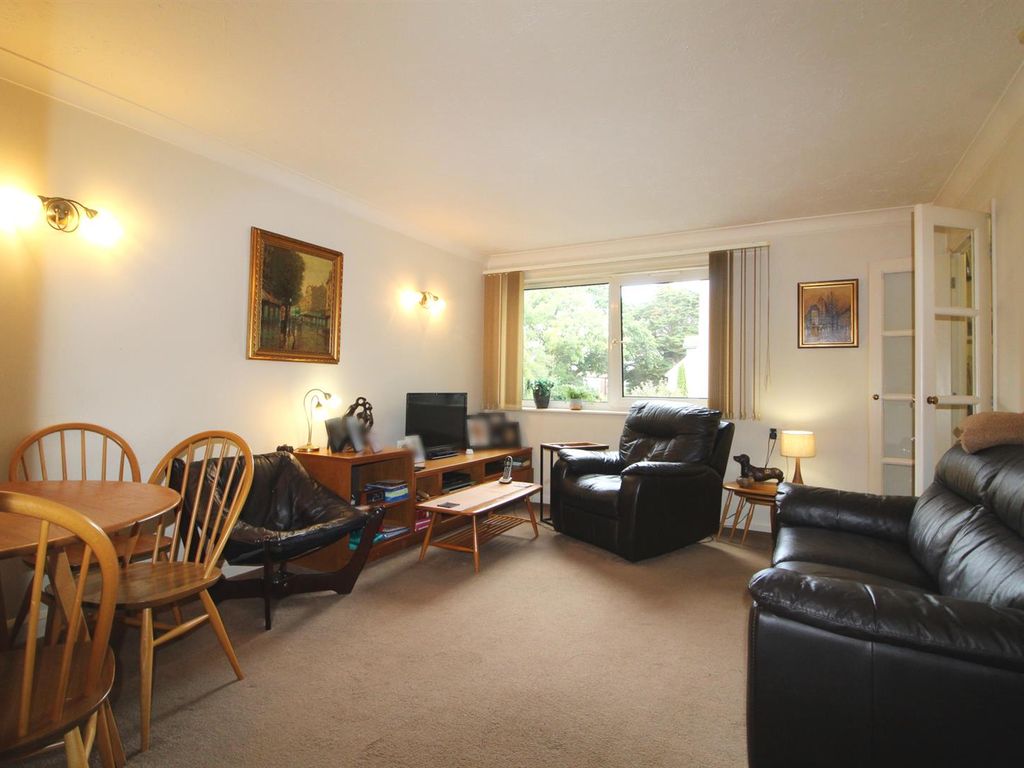 1 bed property for sale in Christchurch Lane, Barnet EN5, £250,000