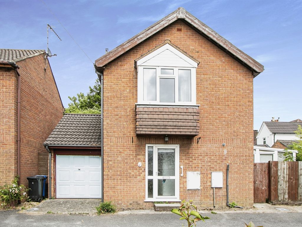 3 bed detached house for sale in Cranes Mews, Poole BH15, £290,000