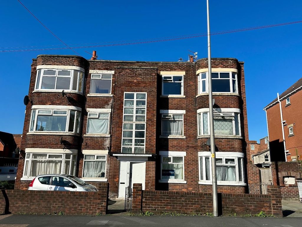 1 bed flat for sale in Kingsley Court, Park Road FY1, £45,000