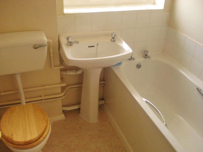 1 bed flat for sale in Rydal Mount, Northampton NN3, £110,000
