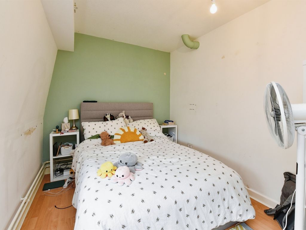 1 bed flat for sale in Lampards Buildings, Bath BA1, £195,000