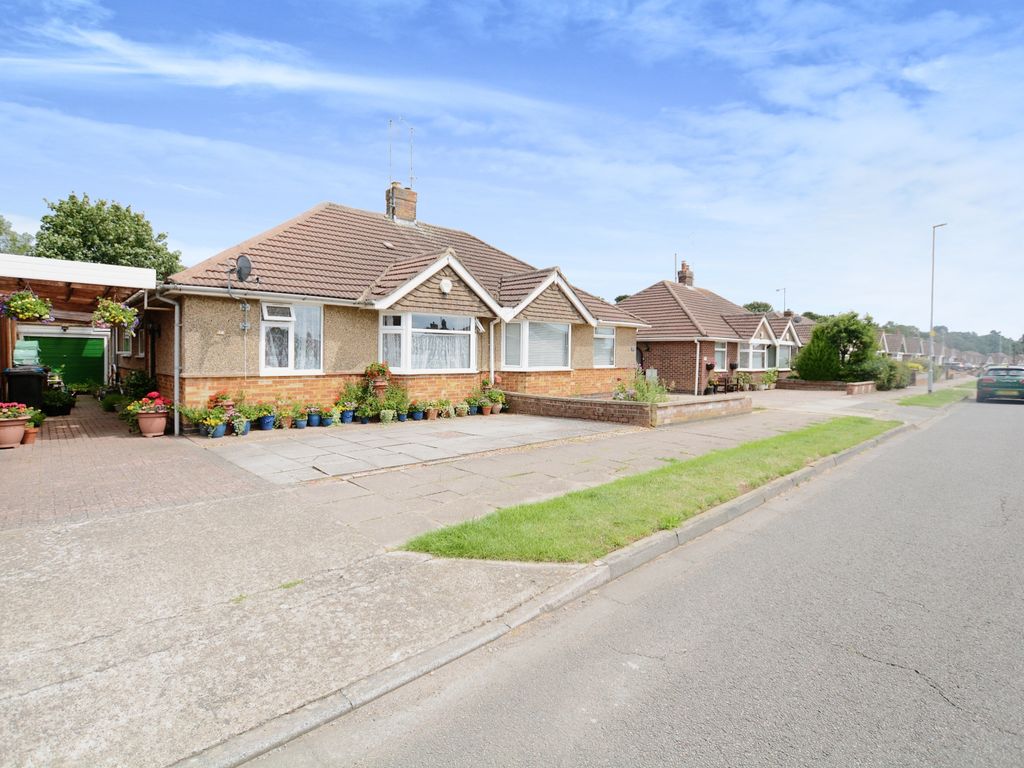 3 bed bungalow for sale in Coppice Drive, Northampton NN3, £280,000