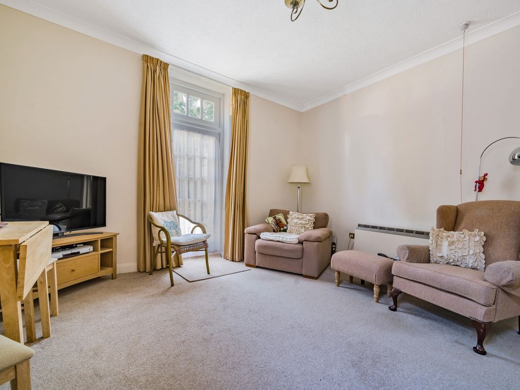 1 bed flat for sale in War Memorial Place, Henley-On-Thames, Oxfordshire RG9, £200,000