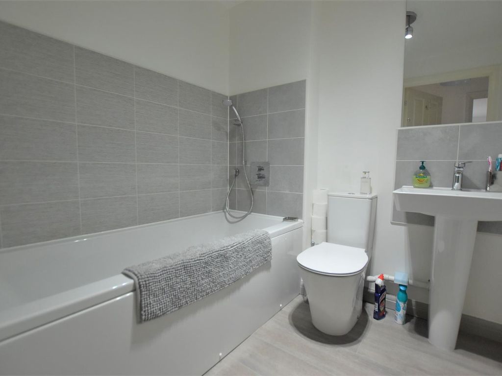 2 bed flat for sale in Oxleaze Way, Paulton, Bristol BS39, £182,500