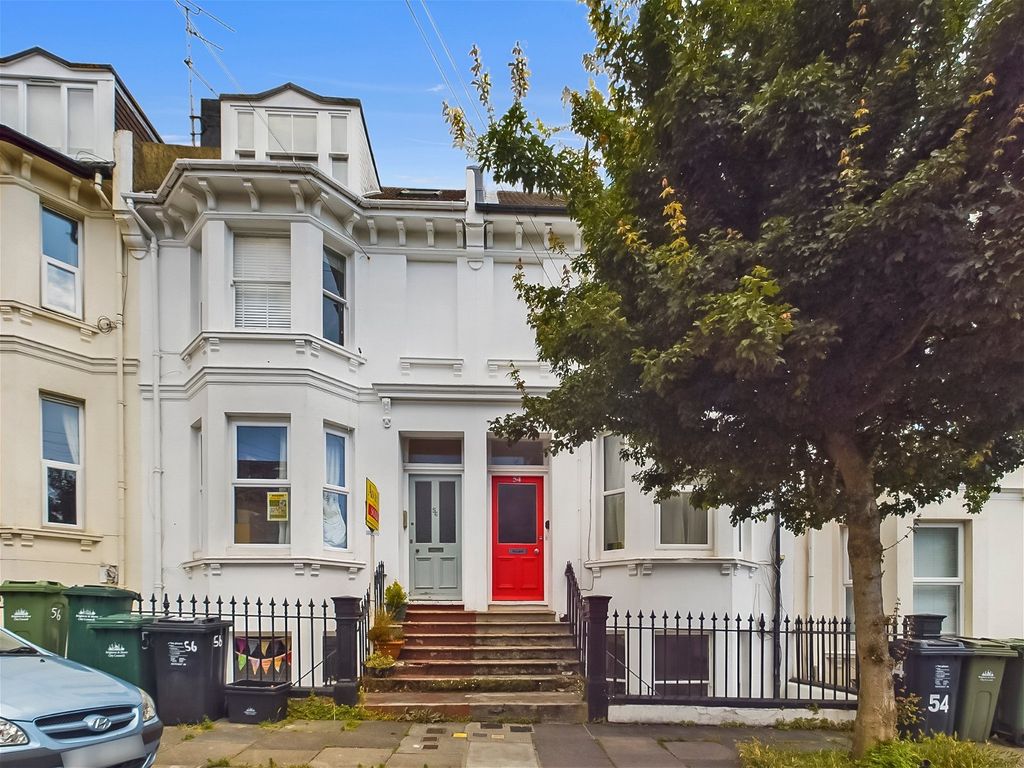 1 bed flat for sale in Warleigh Road, Brighton BN1, £250,000