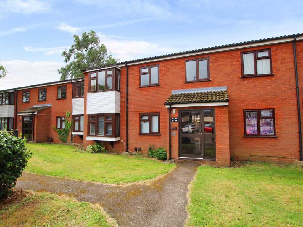 1 bed flat for sale in Newtown Court, Biggleswade SG18, £139,950