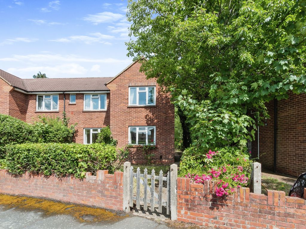 1 bed maisonette for sale in James Road, Camberley GU15, £185,000