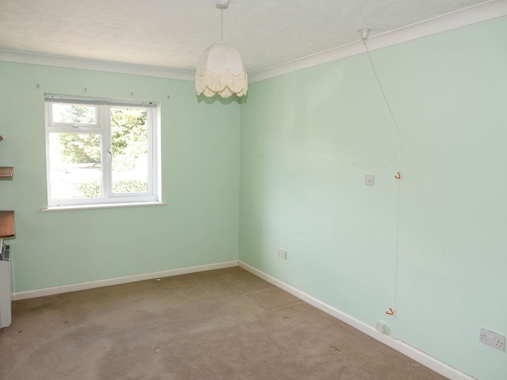 1 bed property for sale in Marian Way, Bognor Regis PO21, £125,000