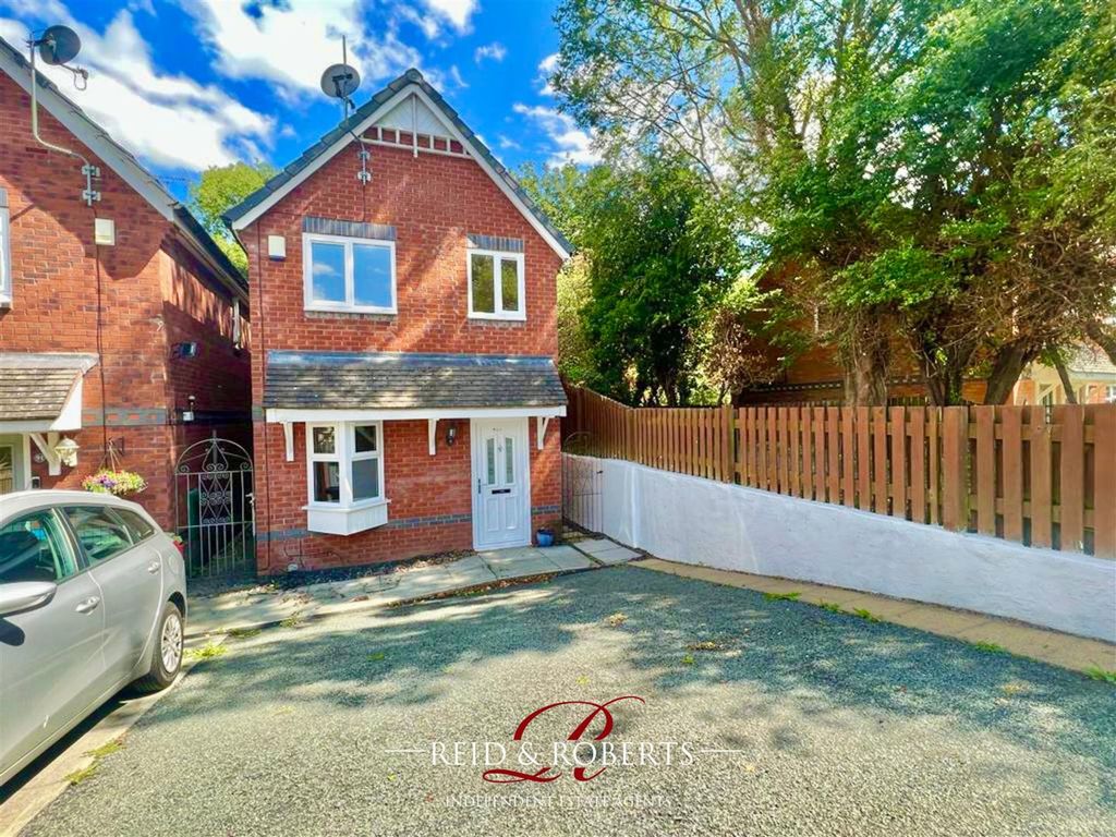 2 bed detached house for sale in Moss Valley Road, New Broughton, Wrexham LL11, £155,000
