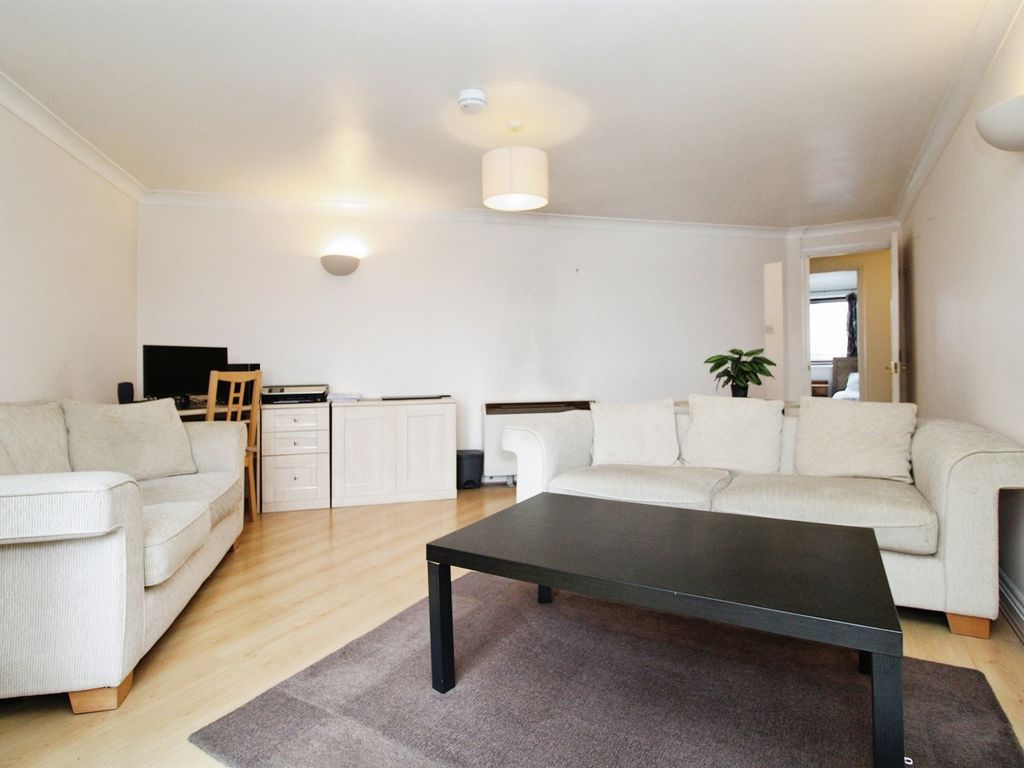 2 bed flat for sale in Atlantic Wharf, Butetown, Cardiff CF10, £195,000