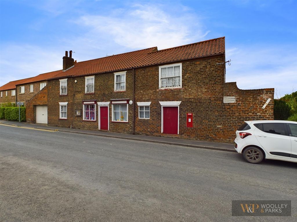 4 bed detached house for sale in Main Street, Brandesburton, Driffield YO25, £285,000