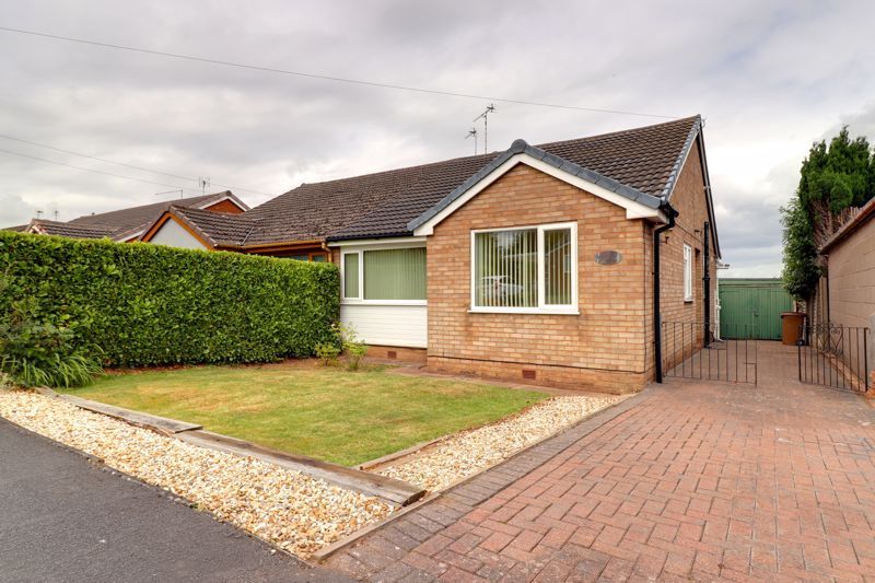 3 bed bungalow for sale in Cliff Road, Great Haywood, Stafford ST18, £250,000