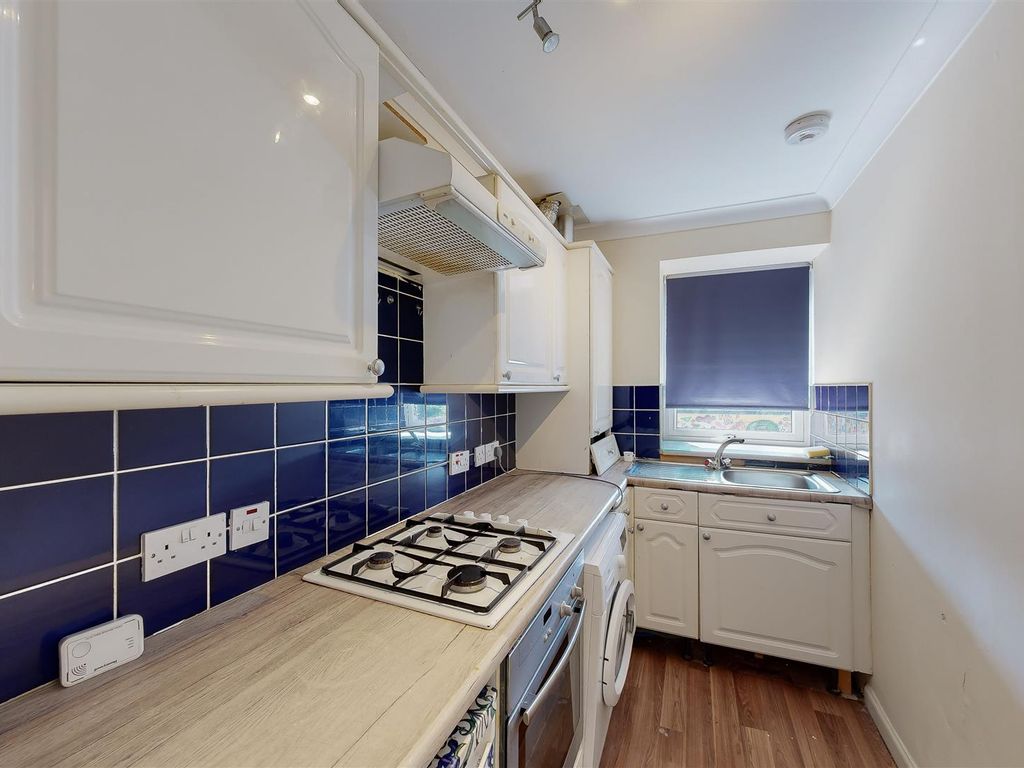 3 bed flat for sale in Scott Street, Perth PH2, £77,500