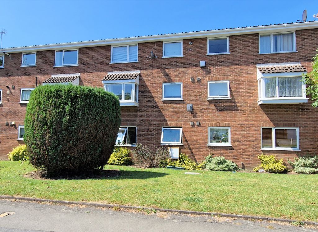 2 bed flat for sale in Shurland Avenue, New Barnet, Barnet EN4, £325,000