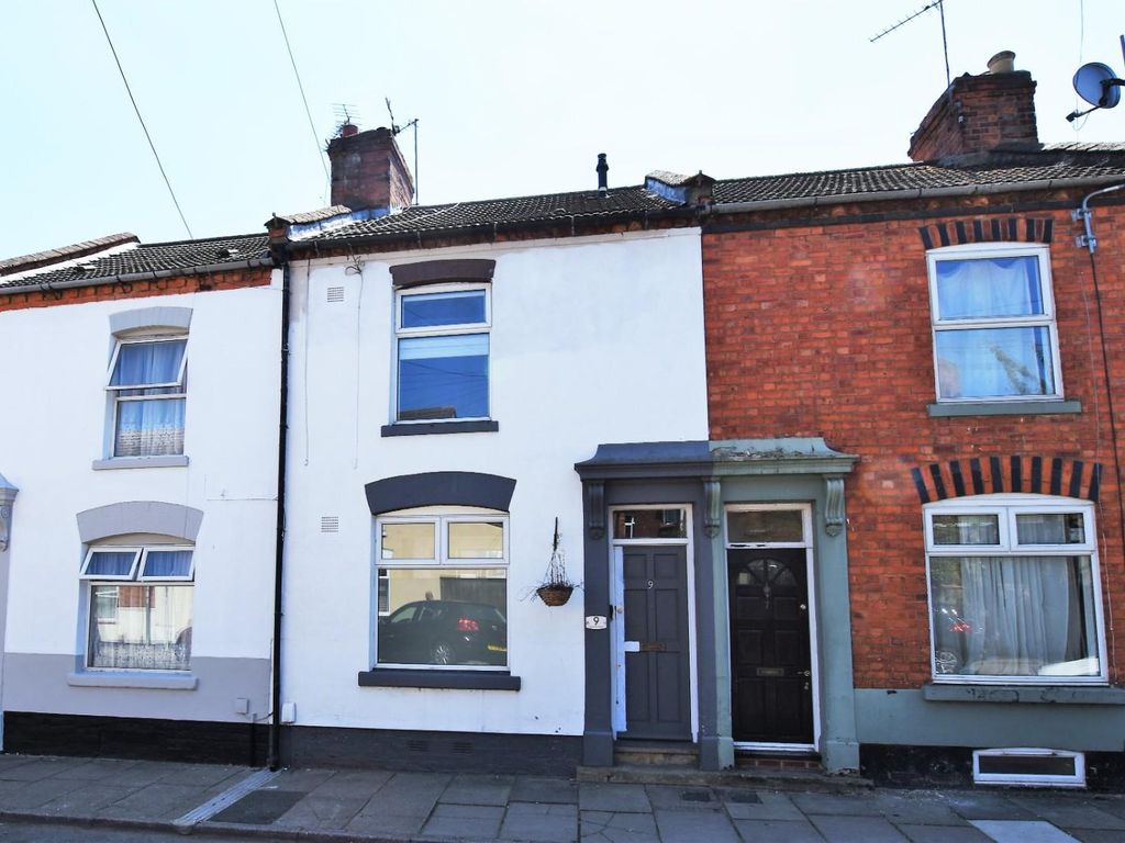 2 bed terraced house for sale in Somerset Street, The Mounts, Northampton NN1, £170,000