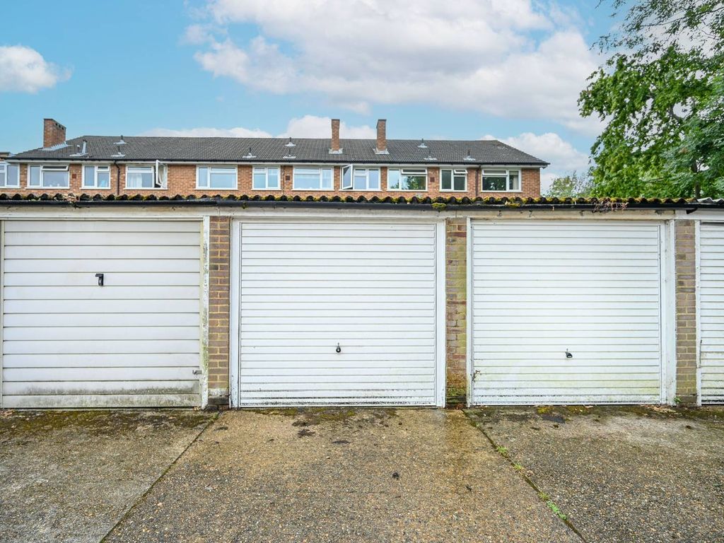 Parking/garage for sale in Oak Hill, Surbiton KT6, £40,000