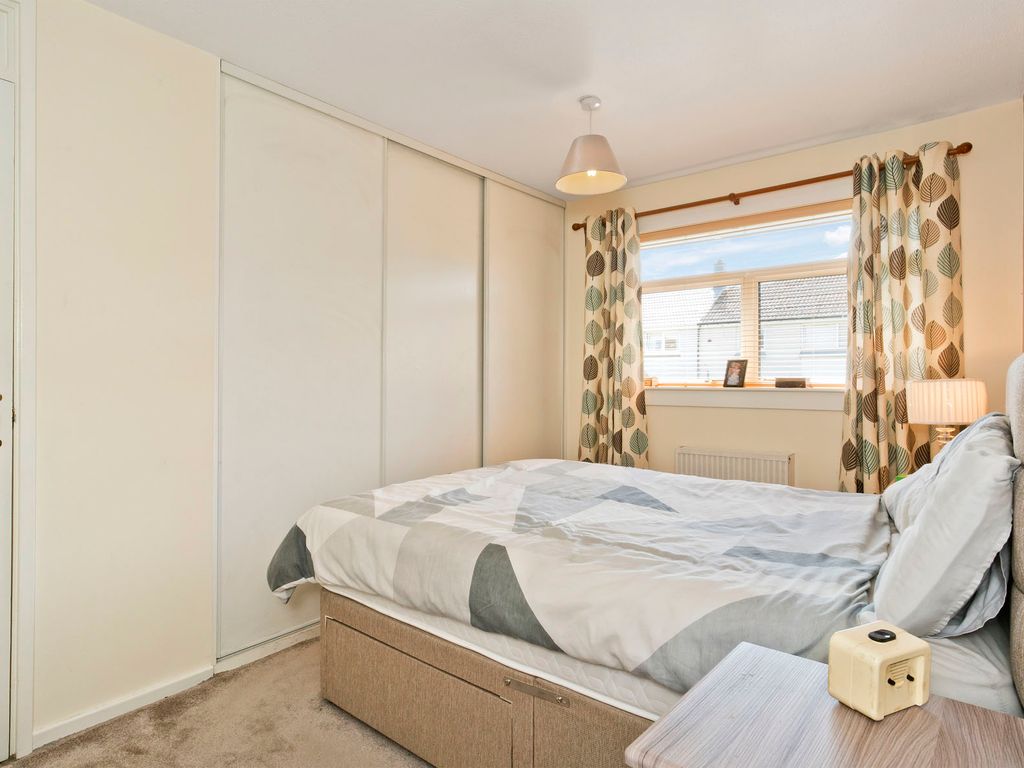 3 bed property for sale in 32 Moredun Park Way, Moredun EH17, £220,000