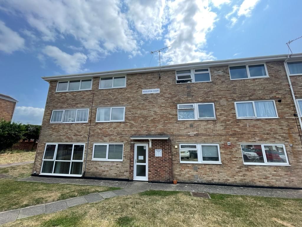 2 bed flat for sale in Broadsands Drive, Gosport PO12, £90,000