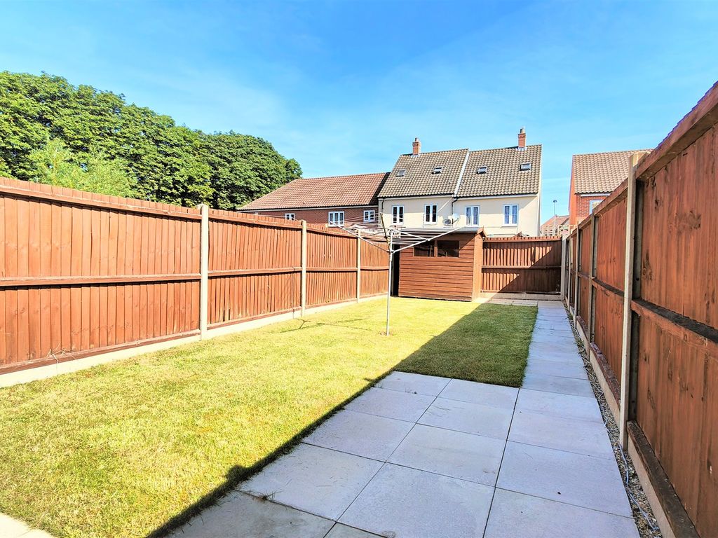 2 bed end terrace house for sale in Sunderland Close, Carbrooke, Thetford IP25, £40,000