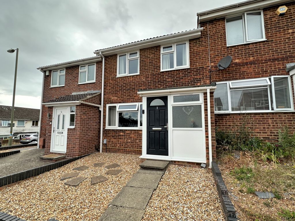 3 bed terraced house for sale in Steep Close, Fareham PO16, £290,000