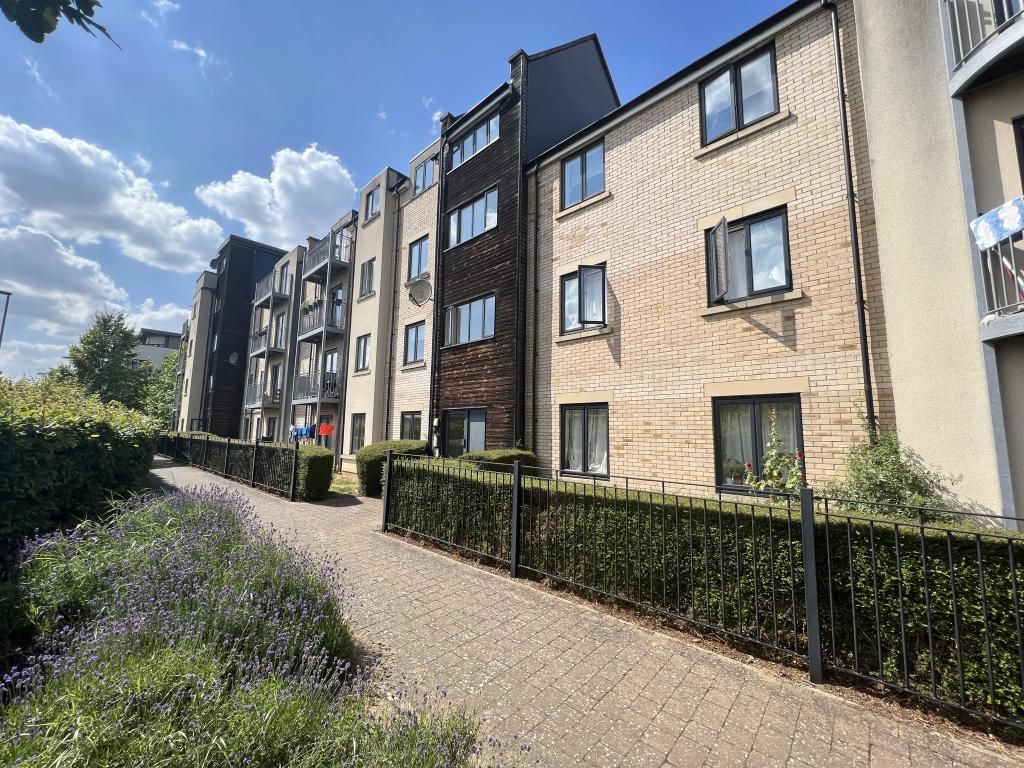 2 bed flat for sale in Sweetpea Way, Cambridge CB4, £275,000