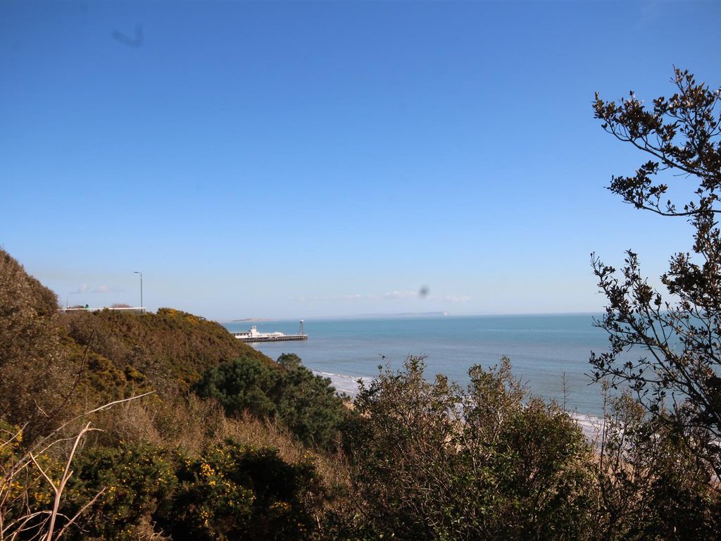 Studio for sale in Durley Gardens, Bournemouth BH2, £100,000