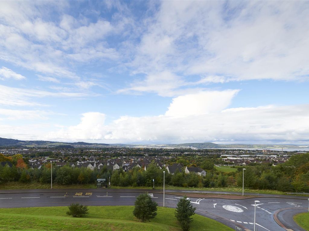 2 bed flat for sale in Atholl Place, Inverness IV2, £215,000