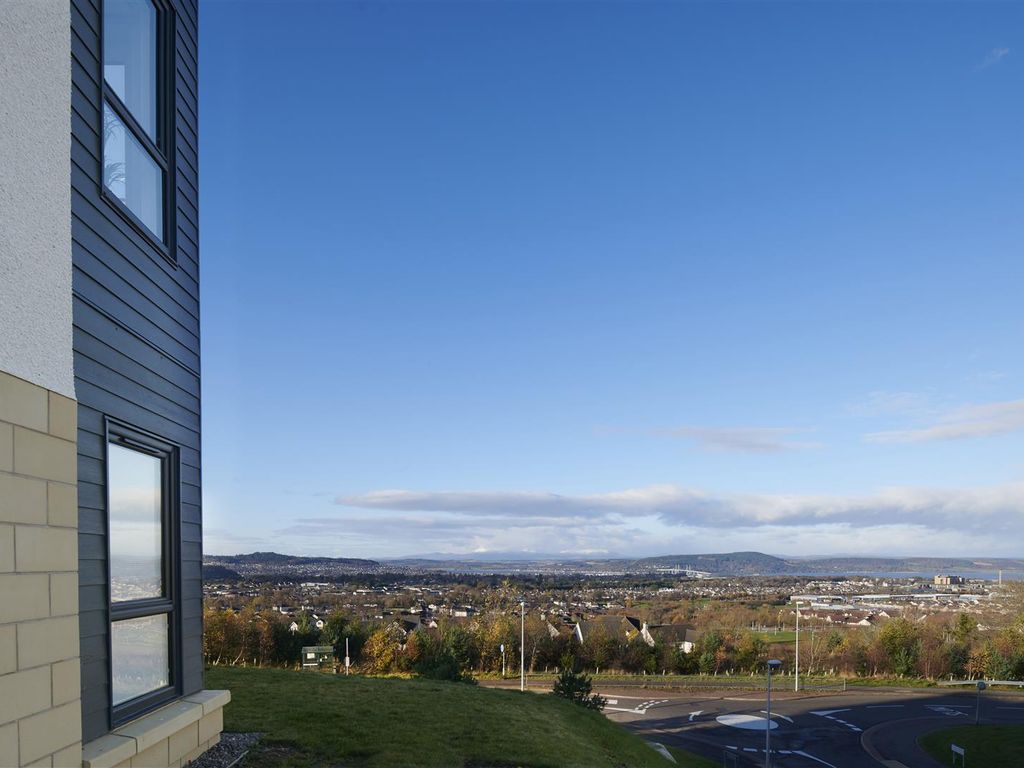 2 bed flat for sale in Atholl Place, Inverness IV2, £215,000