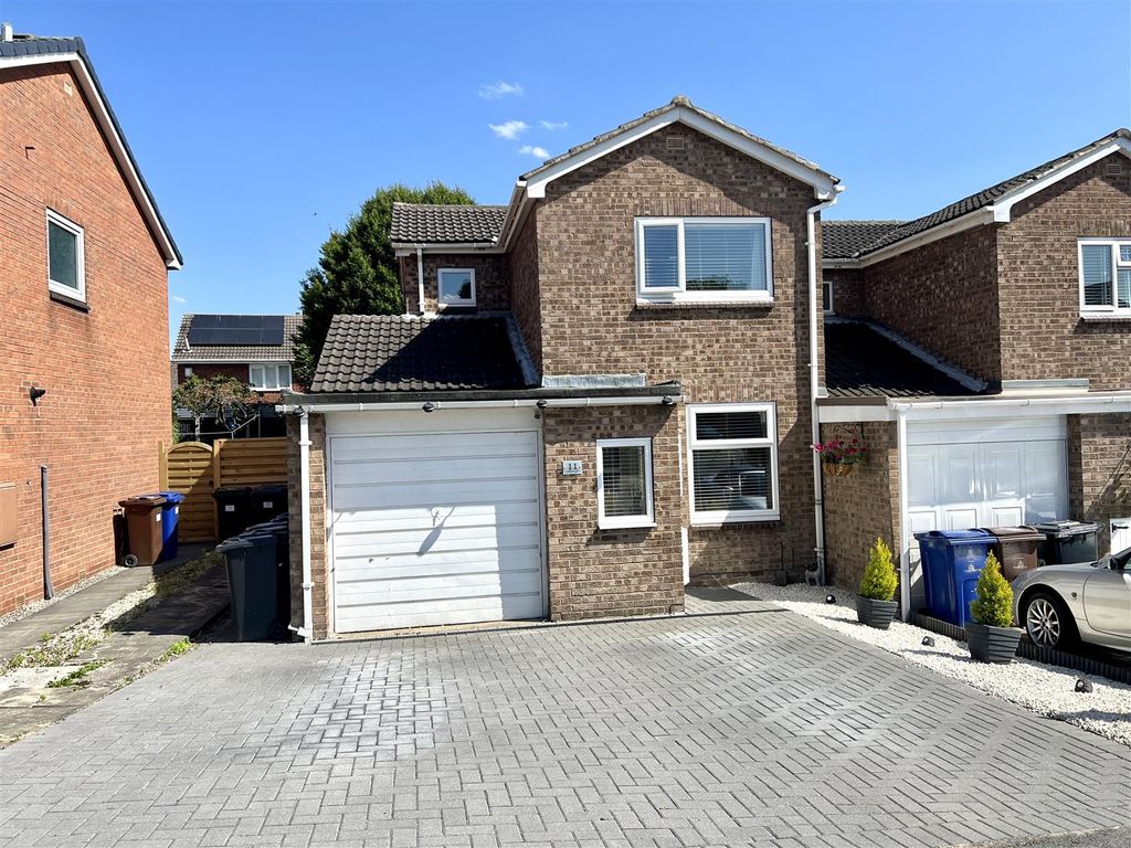 3 bed link-detached house for sale in Longlands Drive, Mapplewell, Barnsley S75, £199,950