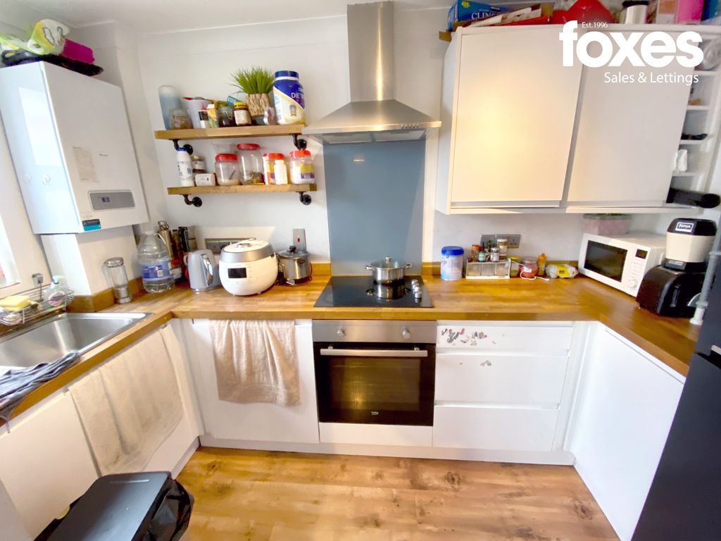 2 bed flat for sale in Foxdale Court, Bournemouth BH2, £200,000