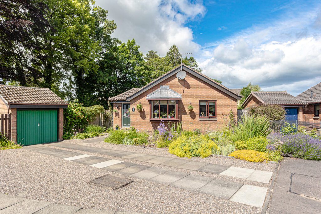 3 bed detached bungalow for sale in Beechtree Place, Auchterarder PH3, £255,000
