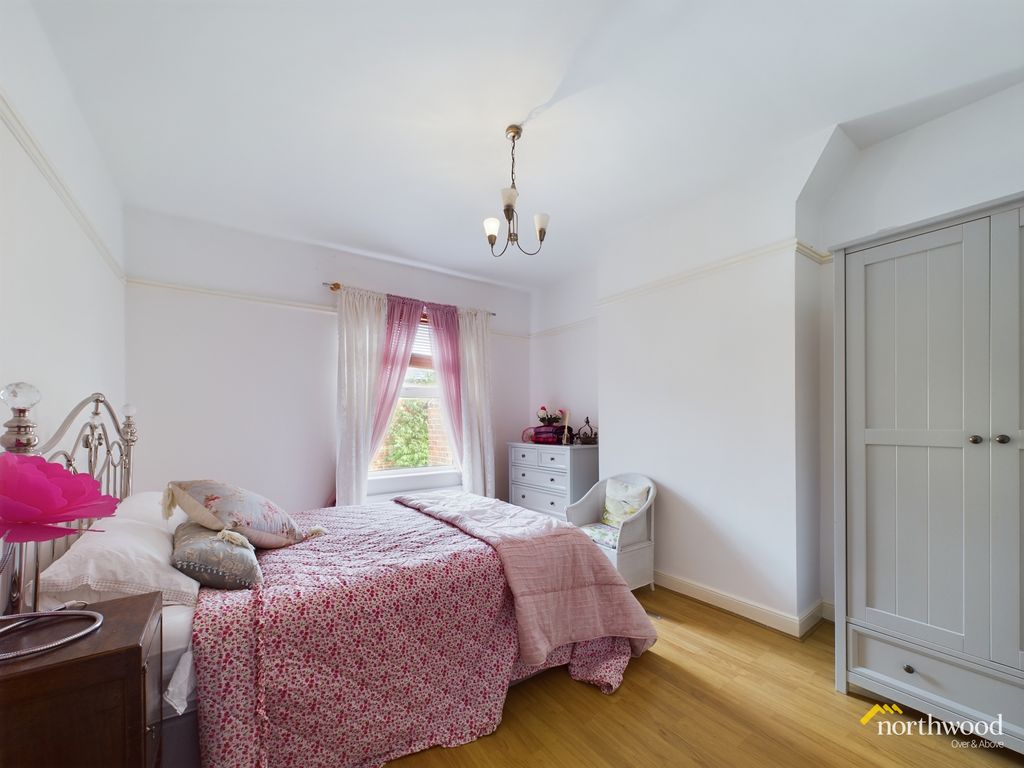 3 bed terraced house for sale in Bridge Street, Macclesfield SK11, £275,000