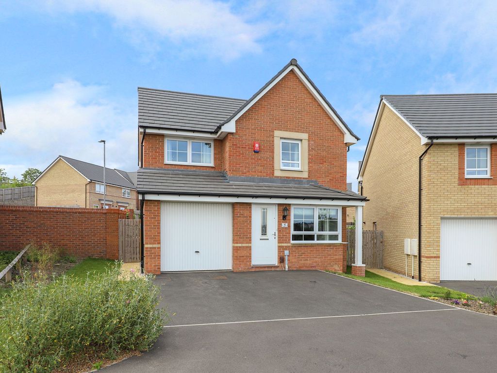 3 bed detached house for sale in Fenney Way, Catcliffe S60, £330,000